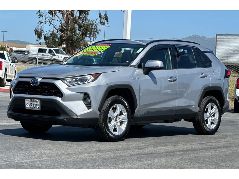 Toyota RAV4 Vehicle Full-screen Gallery Image 07