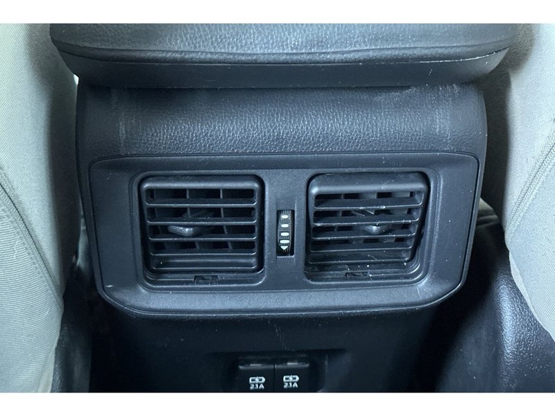 Toyota RAV4 Vehicle Full-screen Gallery Image 13
