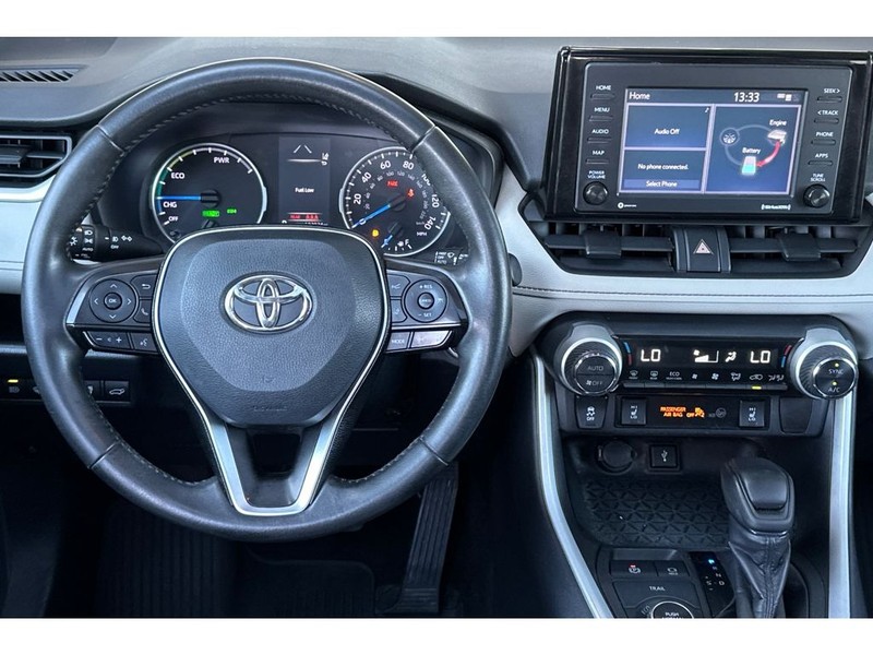 Toyota RAV4 Vehicle Full-screen Gallery Image 15