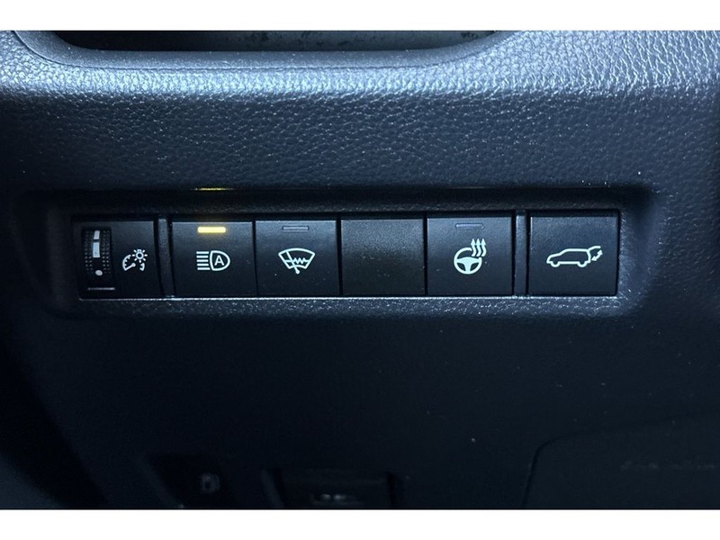 Toyota RAV4 Vehicle Full-screen Gallery Image 30