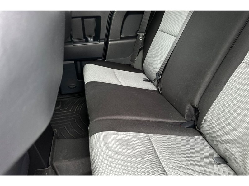 Toyota FJ Cruiser Vehicle Full-screen Gallery Image 13