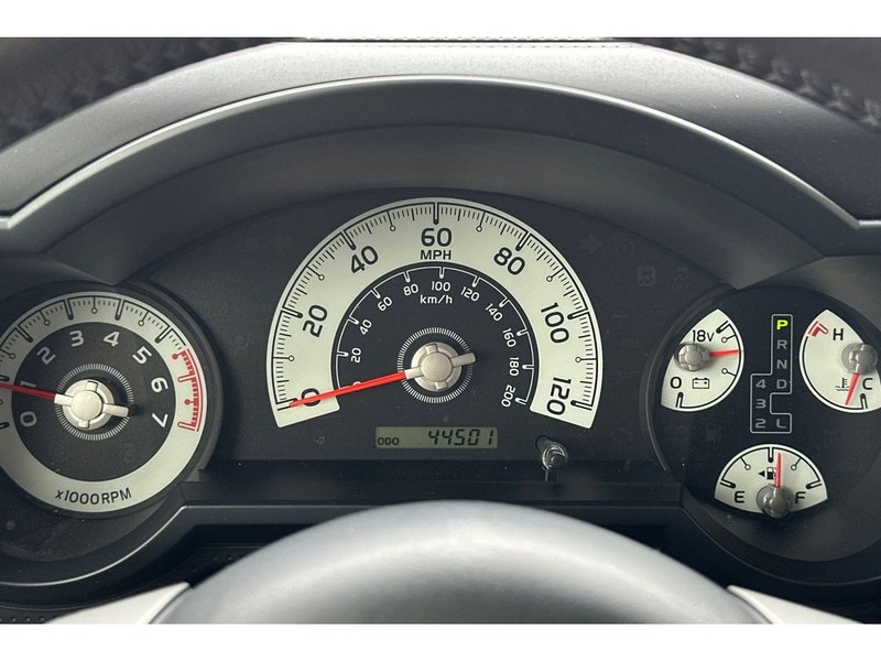 Toyota FJ Cruiser Vehicle Full-screen Gallery Image 27