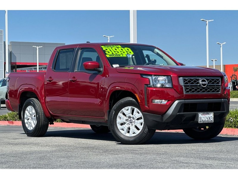 Nissan Frontier Vehicle Full-screen Gallery Image 02