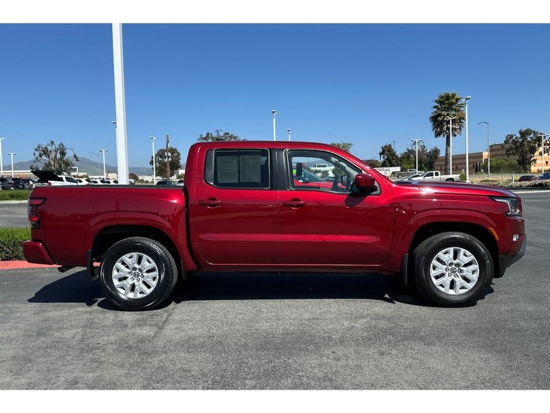 Nissan Frontier Vehicle Full-screen Gallery Image 03