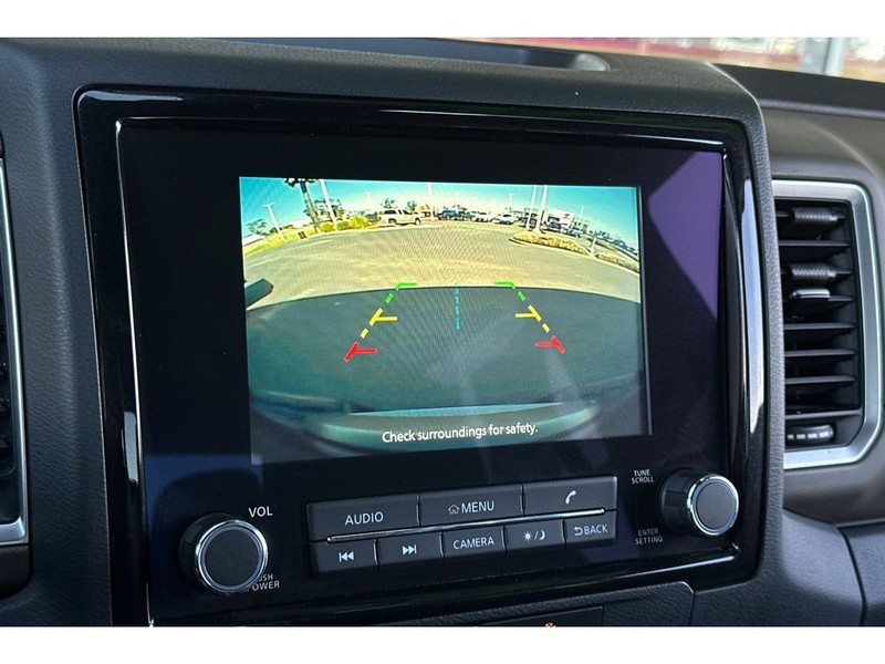 Nissan Frontier Vehicle Full-screen Gallery Image 20