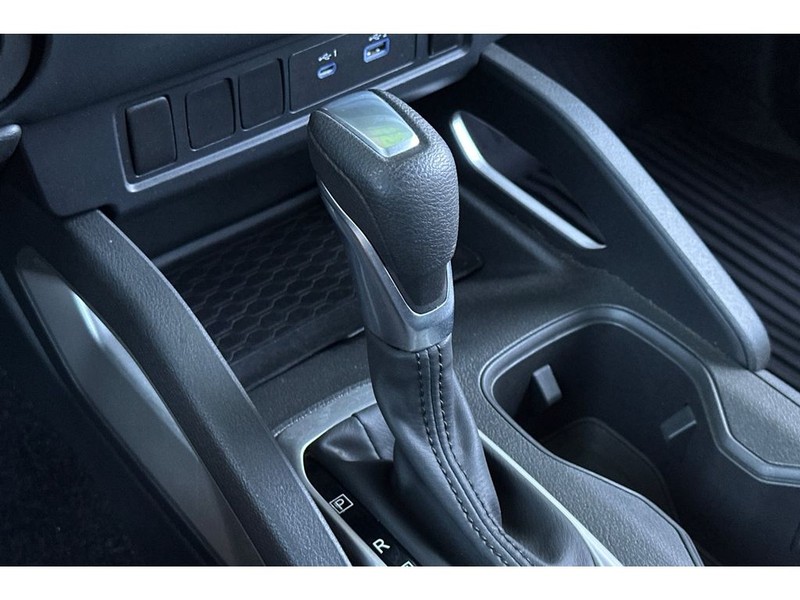 Nissan Frontier Vehicle Full-screen Gallery Image 22