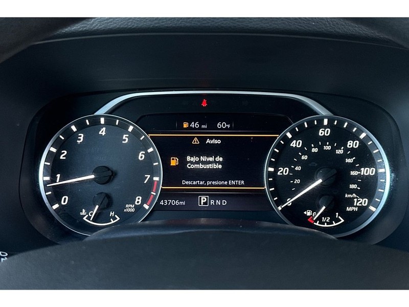 Nissan Frontier Vehicle Full-screen Gallery Image 27