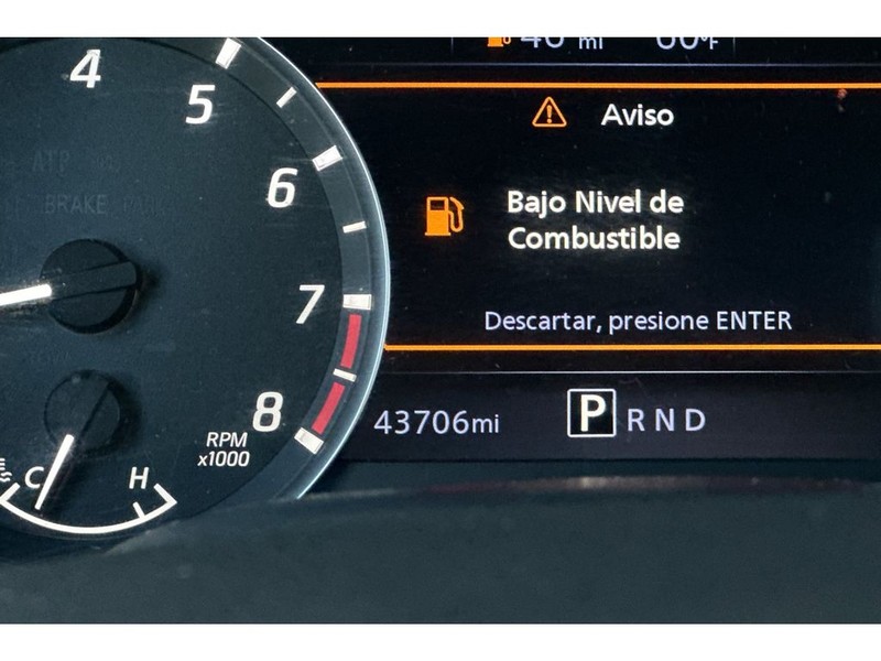 Nissan Frontier Vehicle Full-screen Gallery Image 28