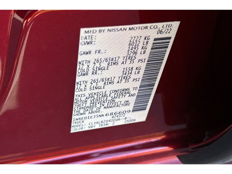 Nissan Frontier Vehicle Full-screen Gallery Image 32