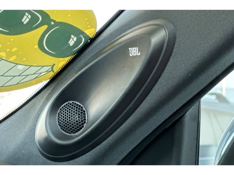 Toyota Highlander Vehicle Full-screen Gallery Image 22
