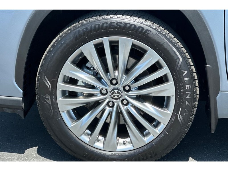 Toyota Highlander Vehicle Full-screen Gallery Image 34