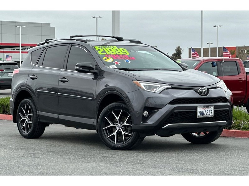 Toyota RAV4 Vehicle Full-screen Gallery Image 02