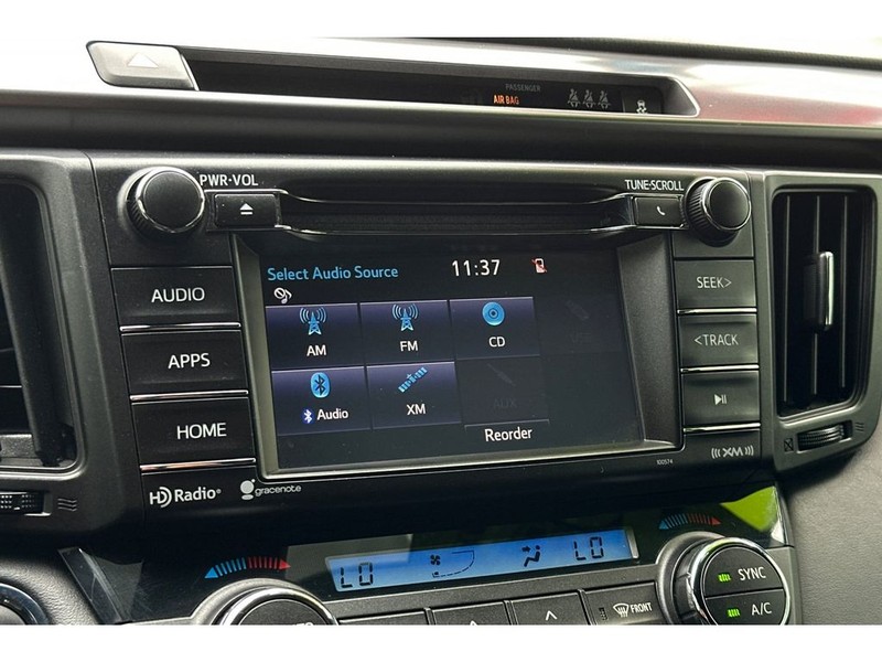 Toyota RAV4 Vehicle Full-screen Gallery Image 20