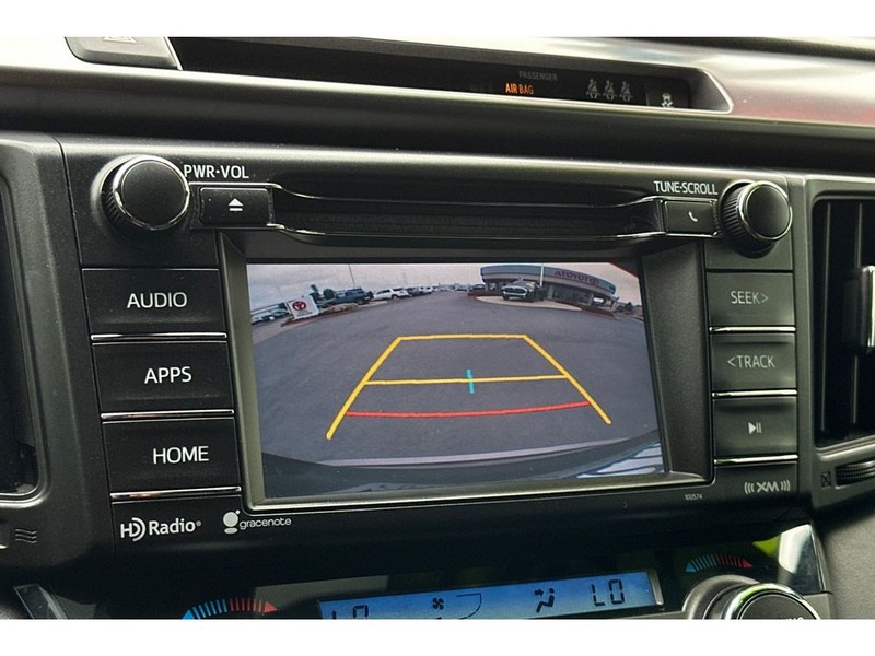 Toyota RAV4 Vehicle Full-screen Gallery Image 21