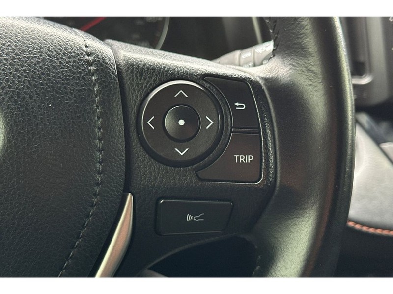 Toyota RAV4 Vehicle Full-screen Gallery Image 27