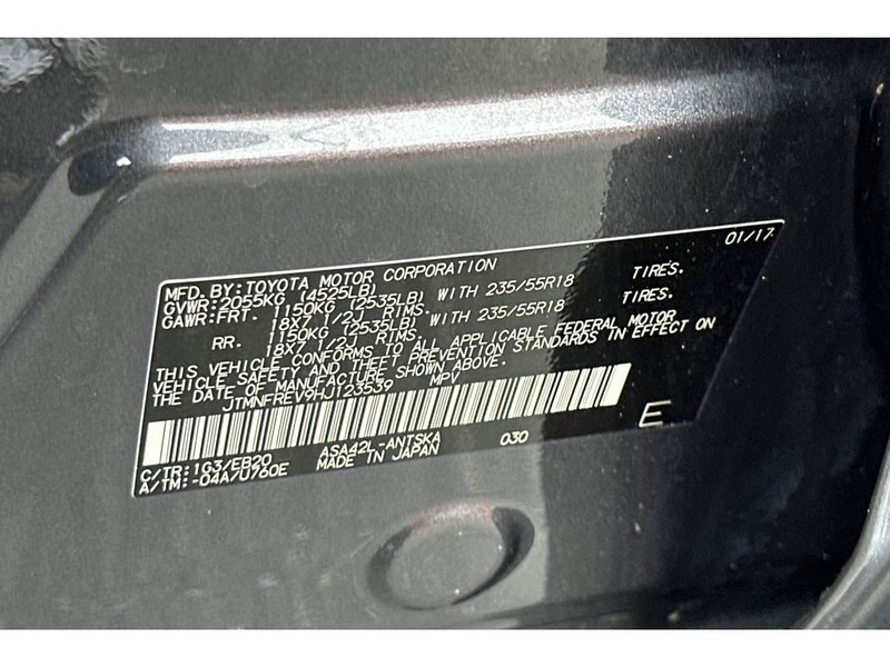 Toyota RAV4 Vehicle Full-screen Gallery Image 33