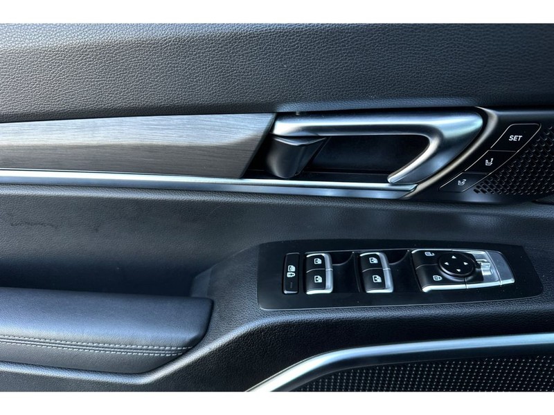Kia Telluride Vehicle Full-screen Gallery Image 11