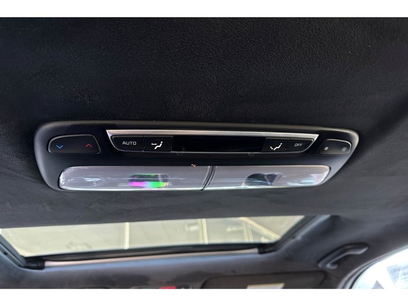 Kia Telluride Vehicle Full-screen Gallery Image 14