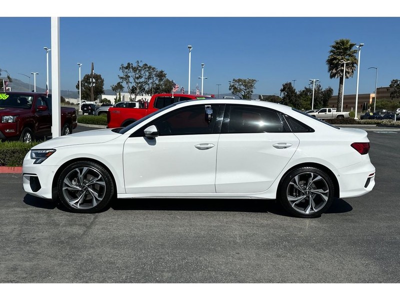 Audi A3 Vehicle Full-screen Gallery Image 07
