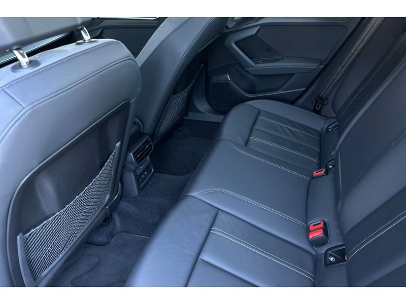 Audi A3 Vehicle Full-screen Gallery Image 13
