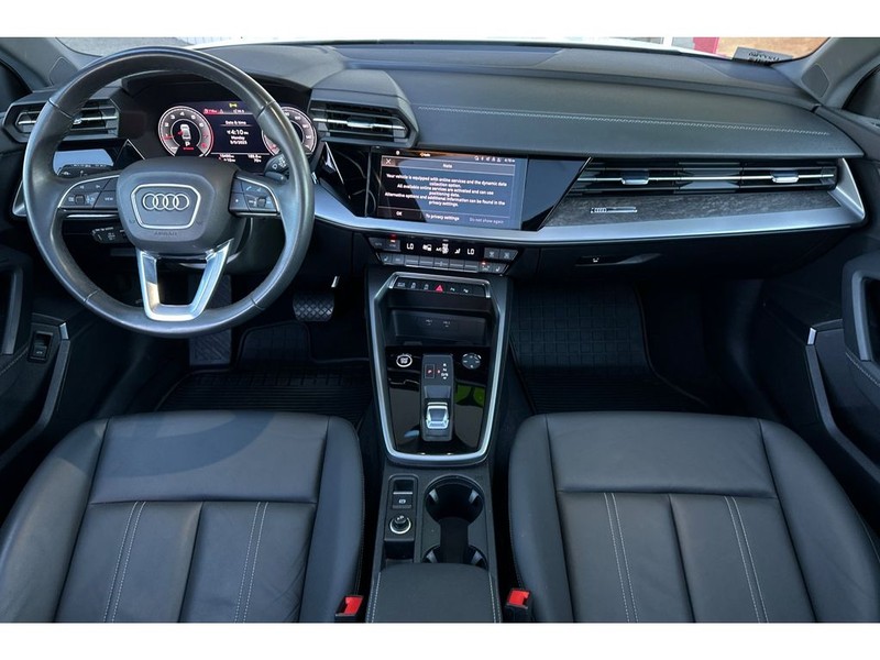 Audi A3 Vehicle Full-screen Gallery Image 15