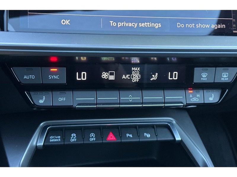 Audi A3 Vehicle Full-screen Gallery Image 24