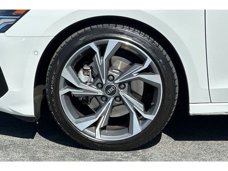Audi A3 Vehicle Full-screen Gallery Image 33
