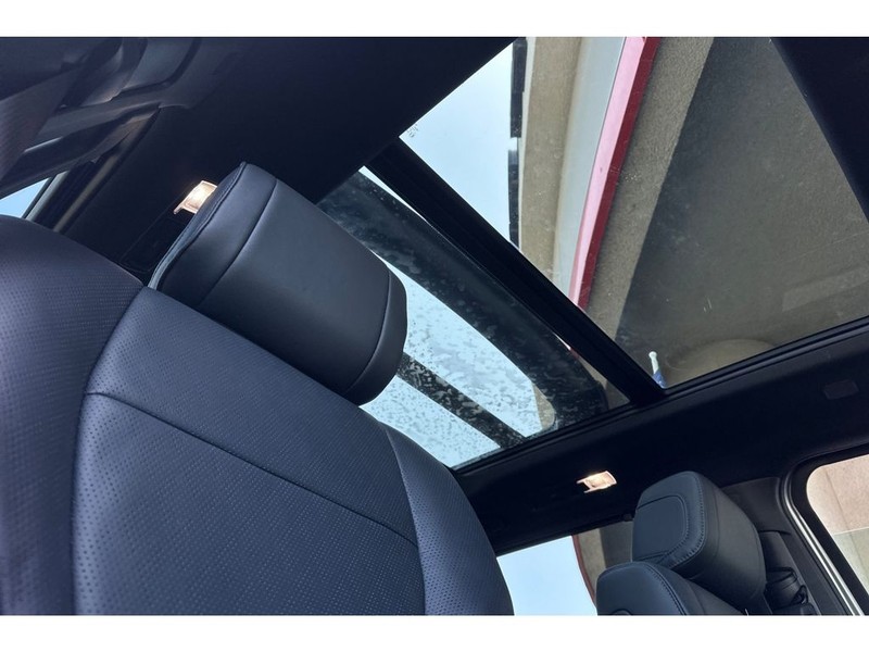 Toyota Sequoia Vehicle Full-screen Gallery Image 20