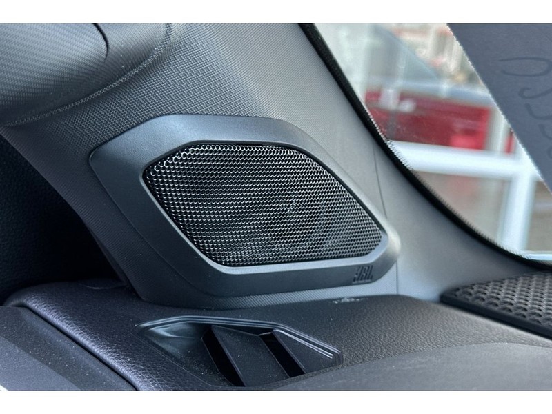 Toyota Sequoia Vehicle Full-screen Gallery Image 22