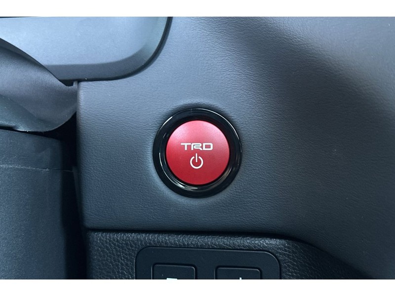 Toyota Sequoia Vehicle Full-screen Gallery Image 27