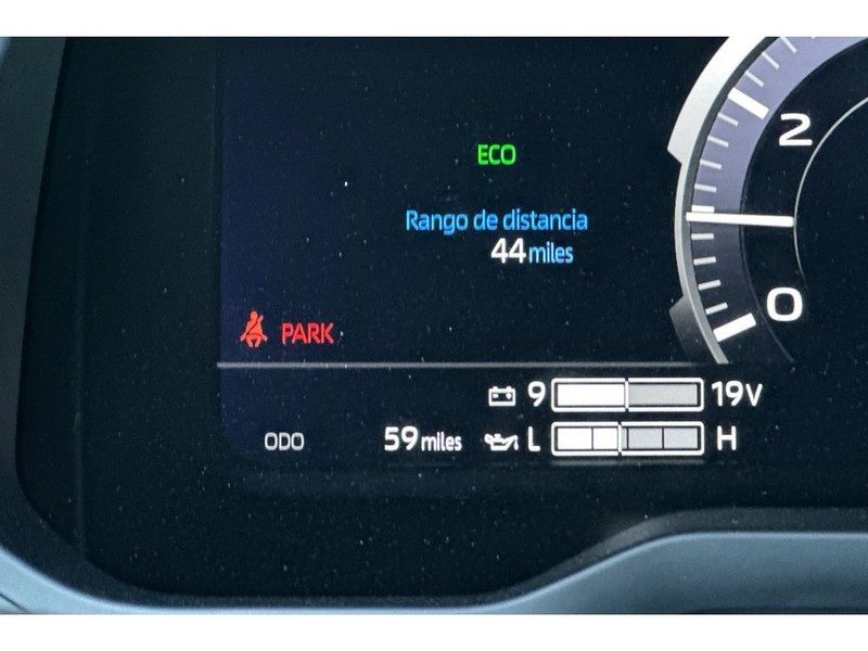 Toyota Sequoia Vehicle Full-screen Gallery Image 32