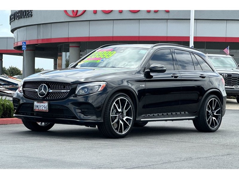 Mercedes-Benz GLC Vehicle Full-screen Gallery Image 08