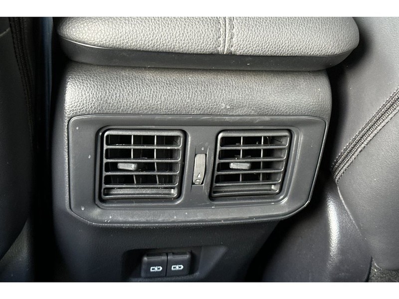 Toyota RAV4 Vehicle Full-screen Gallery Image 14