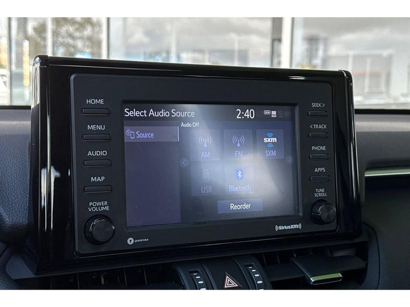 Toyota RAV4 Vehicle Full-screen Gallery Image 21