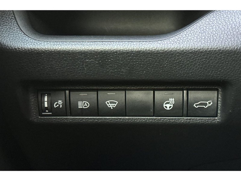 Toyota RAV4 Vehicle Full-screen Gallery Image 31