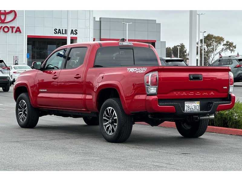 Toyota Tacoma Vehicle Full-screen Gallery Image 06