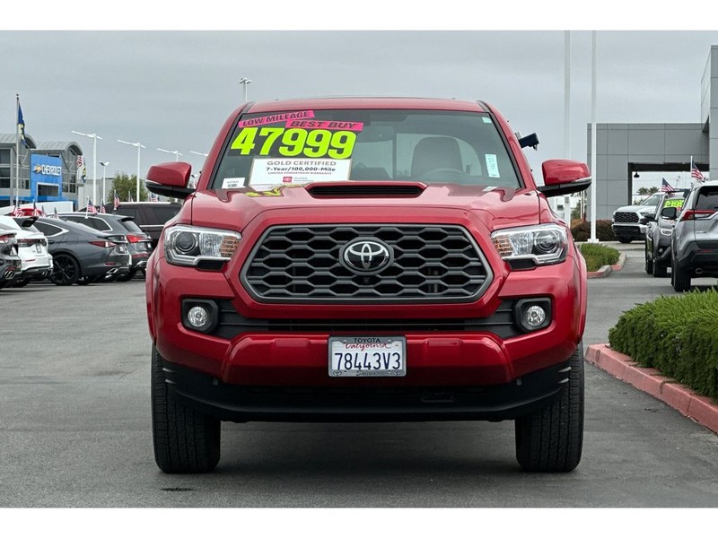 Toyota Tacoma Vehicle Full-screen Gallery Image 09