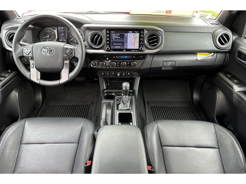 Toyota Tacoma Vehicle Full-screen Gallery Image 14