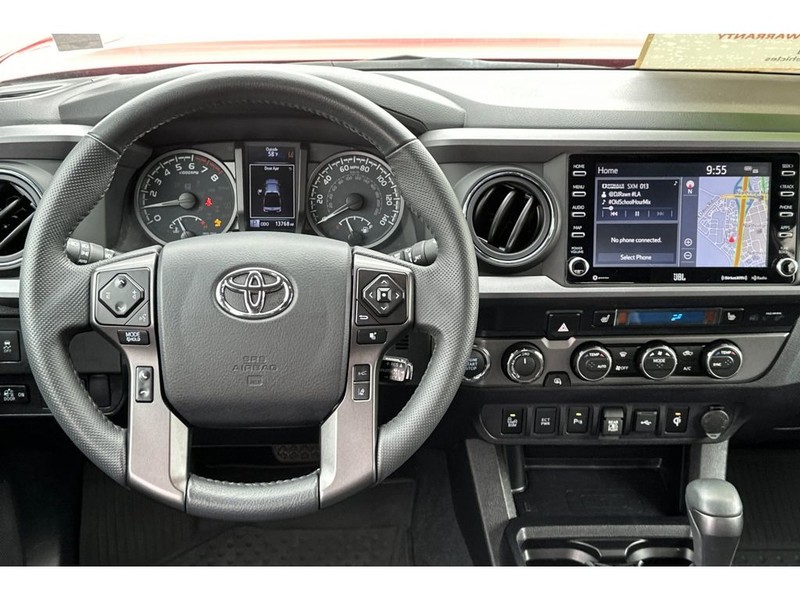 Toyota Tacoma Vehicle Full-screen Gallery Image 15