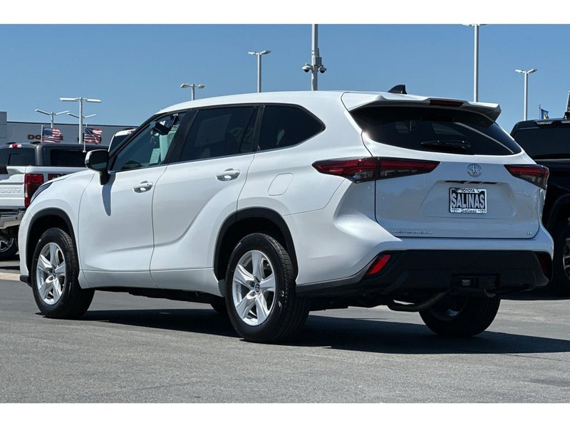 Toyota Highlander Vehicle Full-screen Gallery Image 06