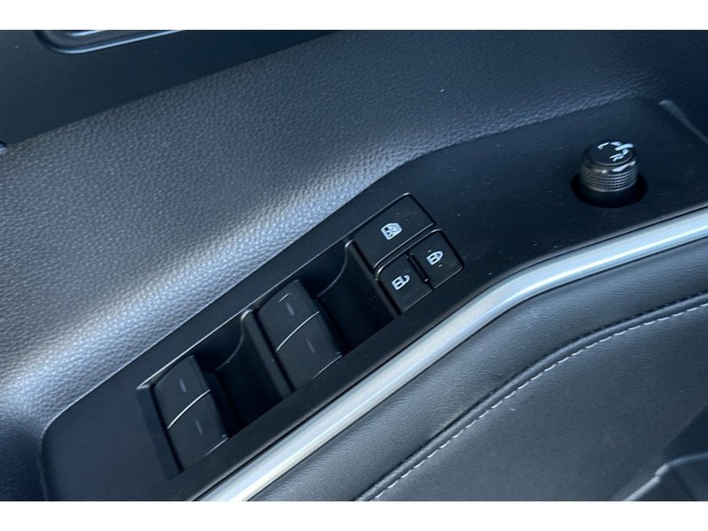 Toyota Highlander Vehicle Full-screen Gallery Image 12