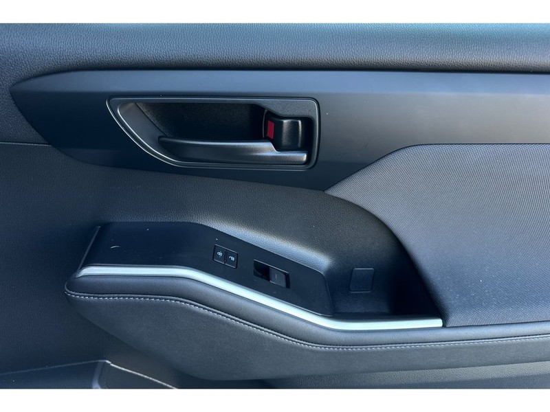 Toyota Highlander Vehicle Full-screen Gallery Image 21