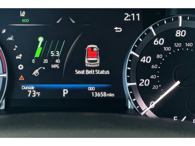 Toyota Highlander Vehicle Full-screen Gallery Image 31