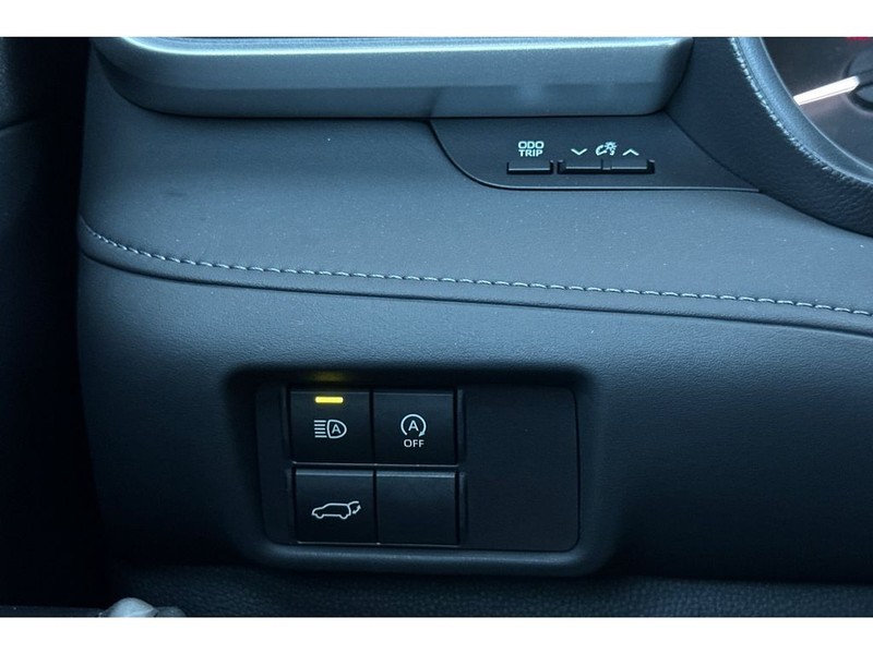 Toyota Highlander Vehicle Full-screen Gallery Image 32