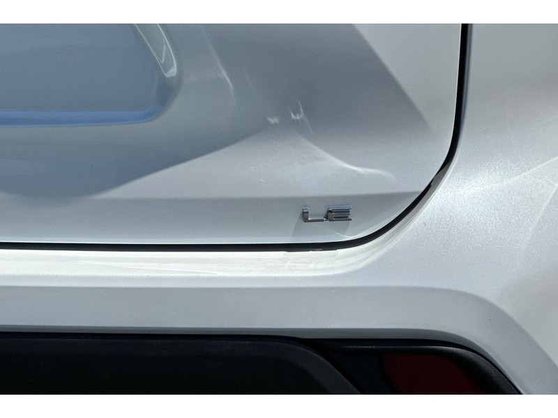 Toyota Highlander Vehicle Full-screen Gallery Image 34