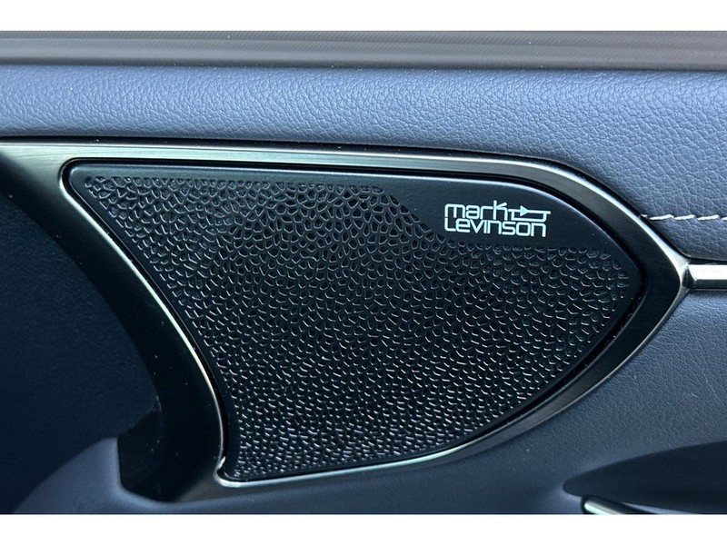 Lexus ES 350 Vehicle Full-screen Gallery Image 20