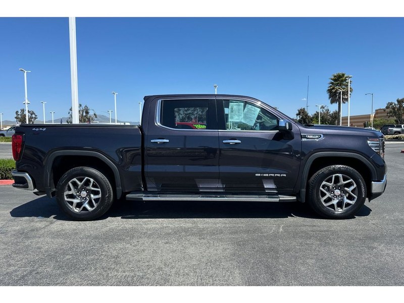 GMC Sierra Vehicle Full-screen Gallery Image 03