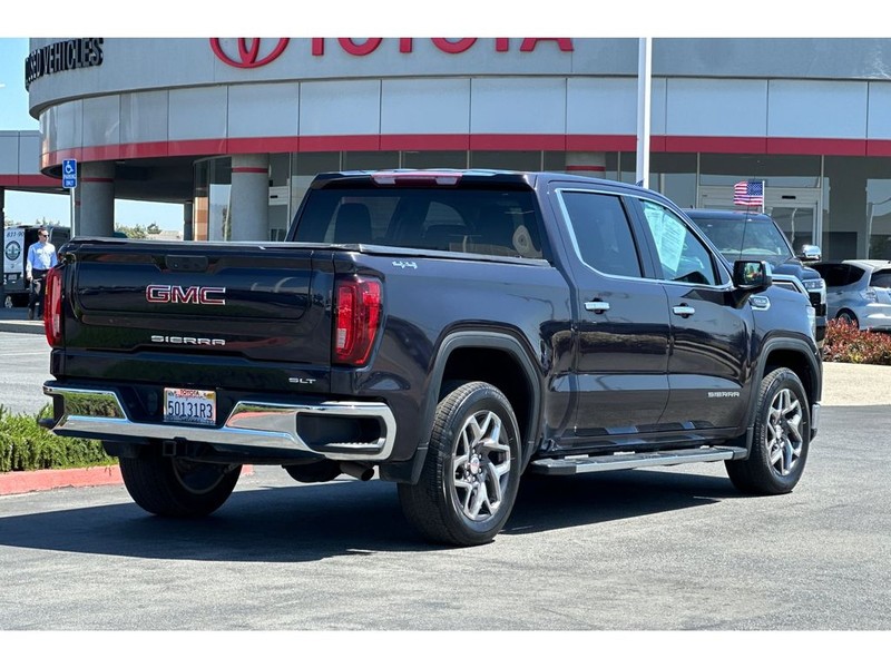 GMC Sierra Vehicle Full-screen Gallery Image 04