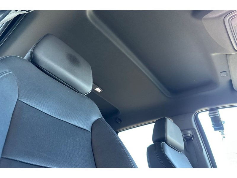 GMC Sierra Vehicle Full-screen Gallery Image 18