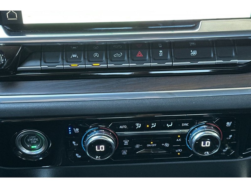 GMC Sierra Vehicle Full-screen Gallery Image 24